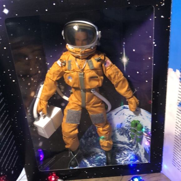 NEW GI Joe Classic Collection 1997 Shuttle Astronaut Robert Crippen. Limited Ed. - Picture 4 of 15